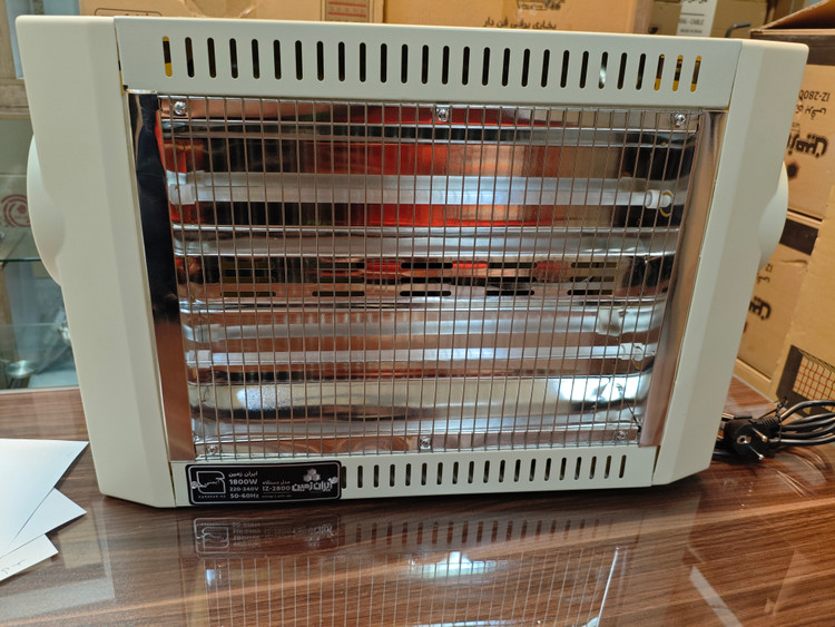 بخاری برقی ۴ شعله فن دار ایران زمین مدل IZ-2800