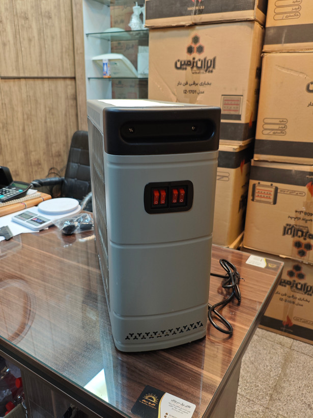 بخاری برقی فن دار ۵ شعله ایران زمین مدل IZ-2803